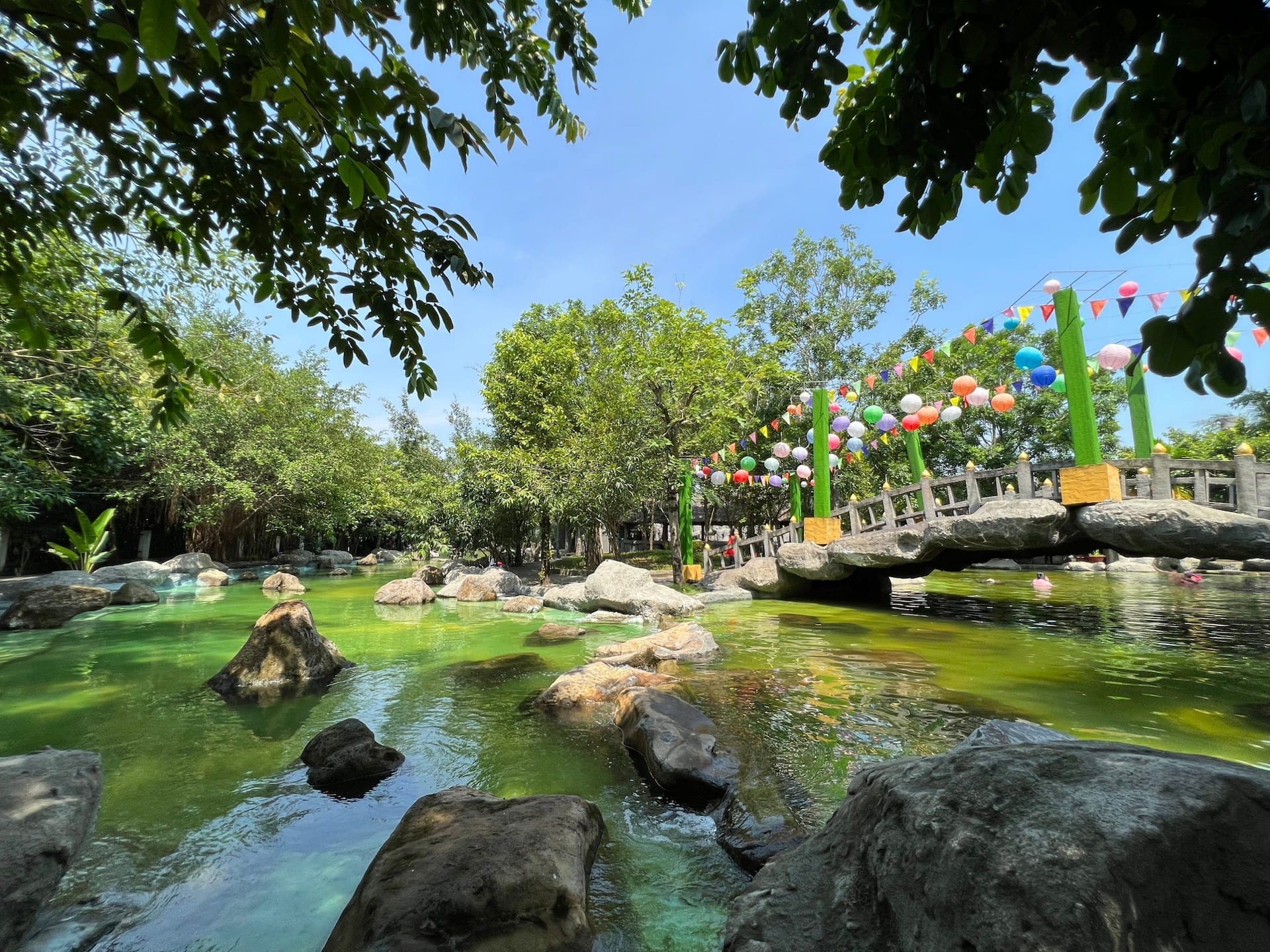 Hoạt động giải trí Song Long