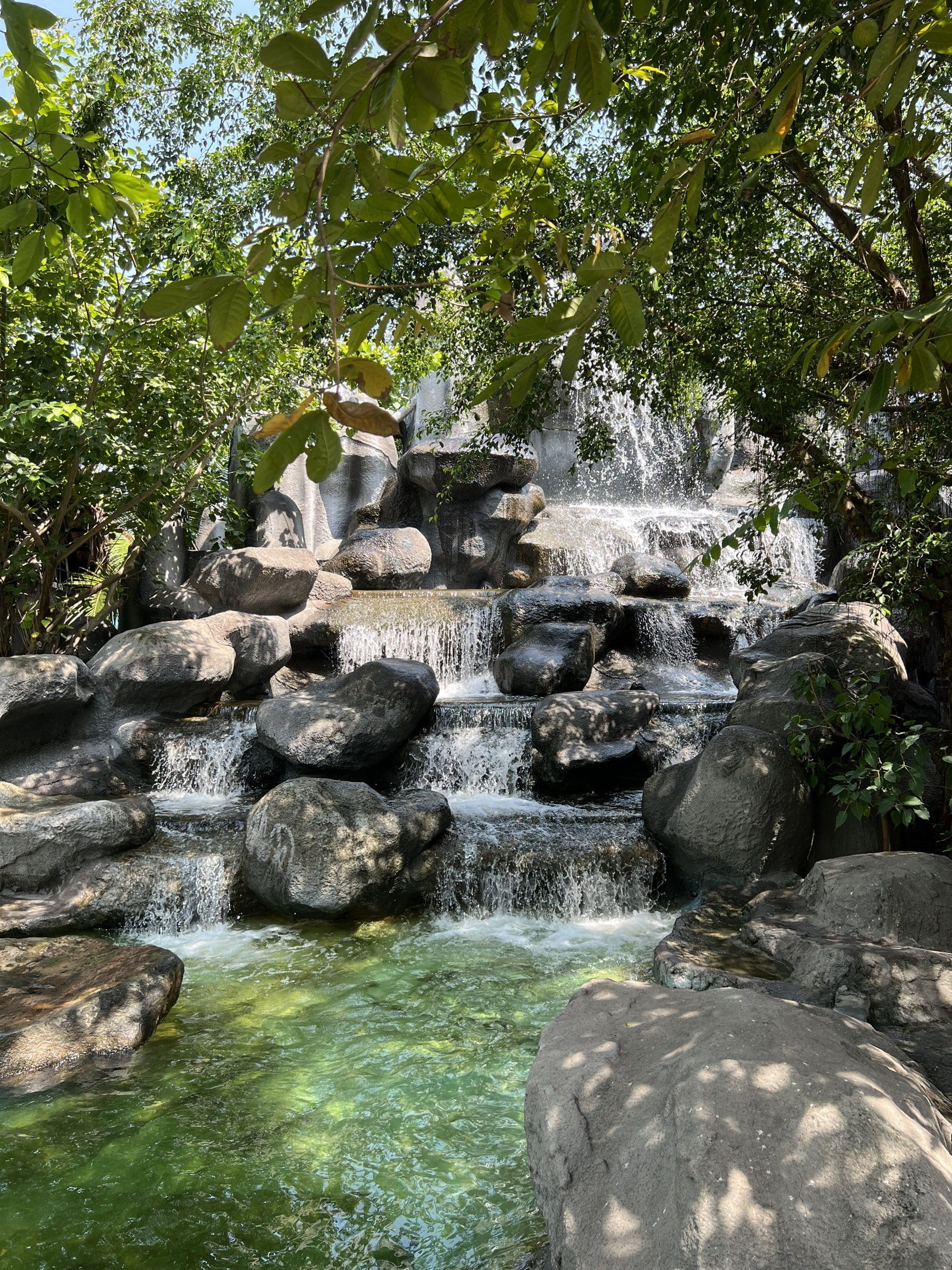 Khu ẩm thực Song Long